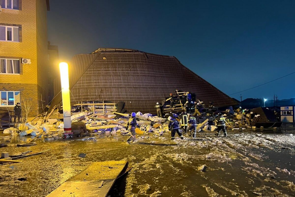 Тело третьего погибшего нашли под завалами кафе в Уральске