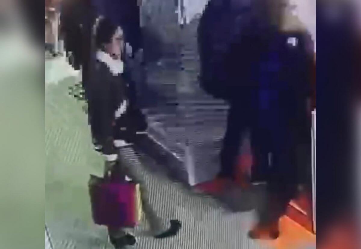 Мошенники выносили одежду из ТД среди бела дня в Кызылорде