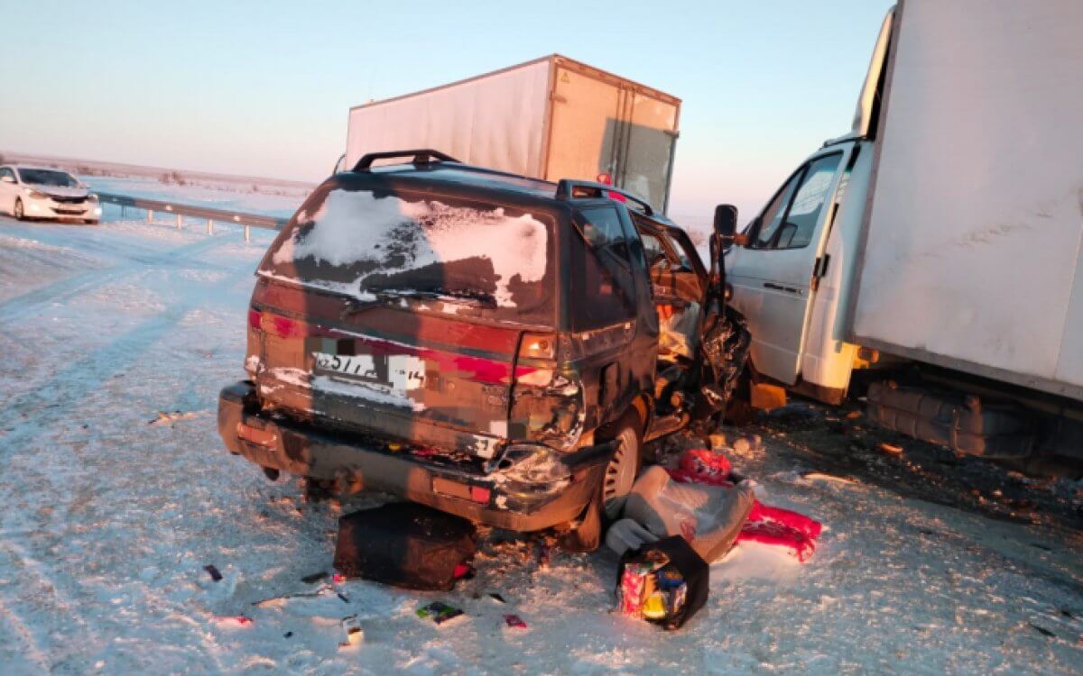 Семья погибла в ДТП на трассе в Актюбинской области