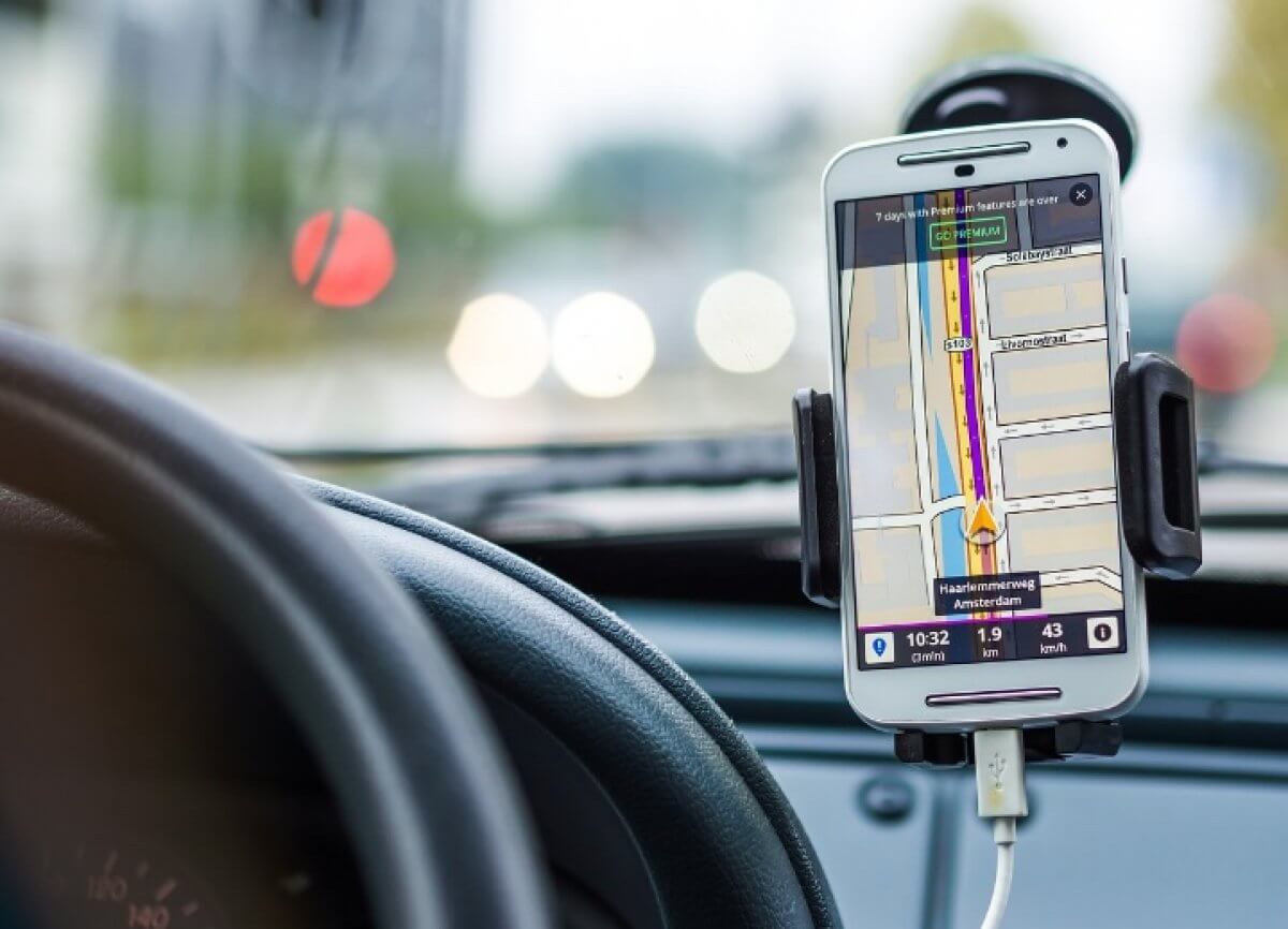 Шесть человек застряли на трассах в области Абай