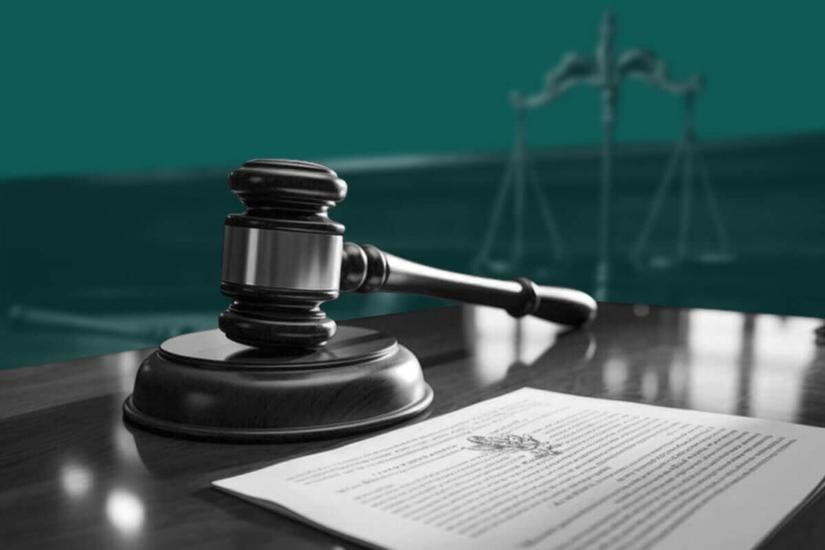 Судье и налоговику вынесли приговор за коррупцию в Алматинской области