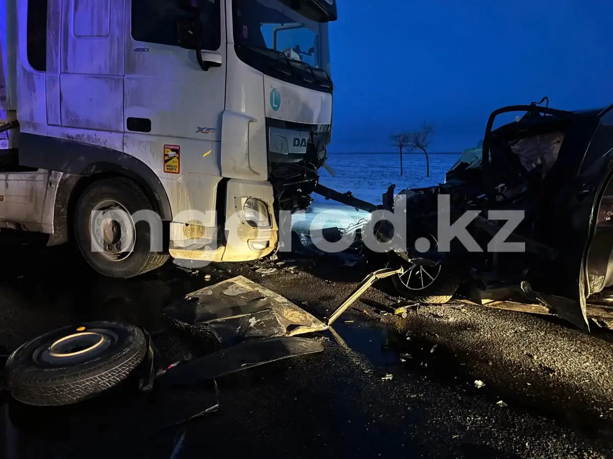 Двое взрослых и ребенок погибли в аварии в ЗКО