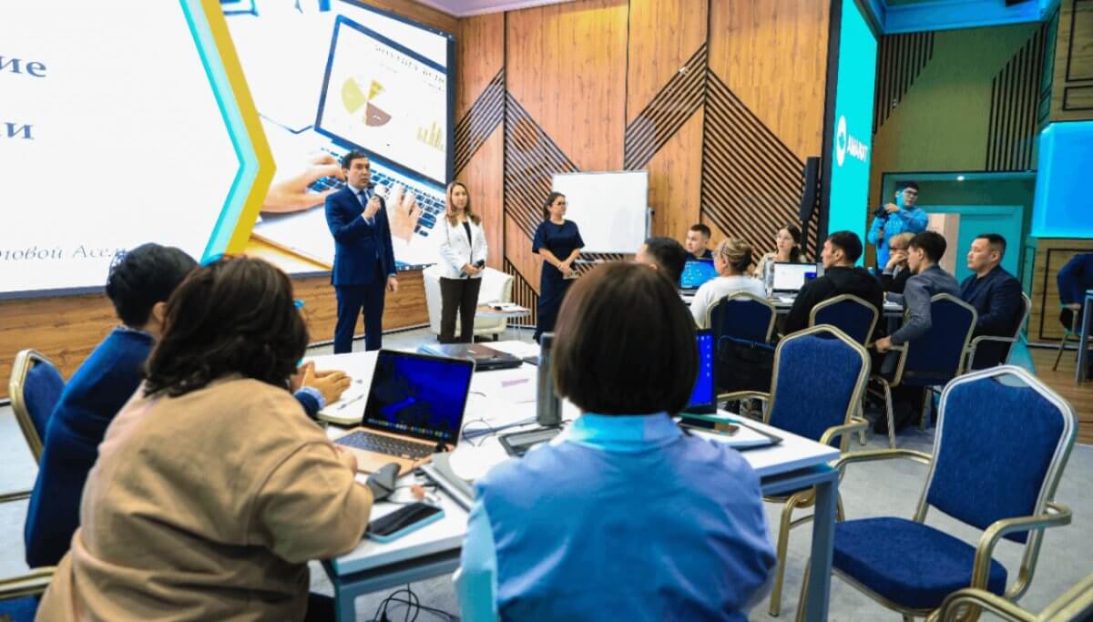 Более полумиллиона школьников обучат финансовой грамотности в Казахстане