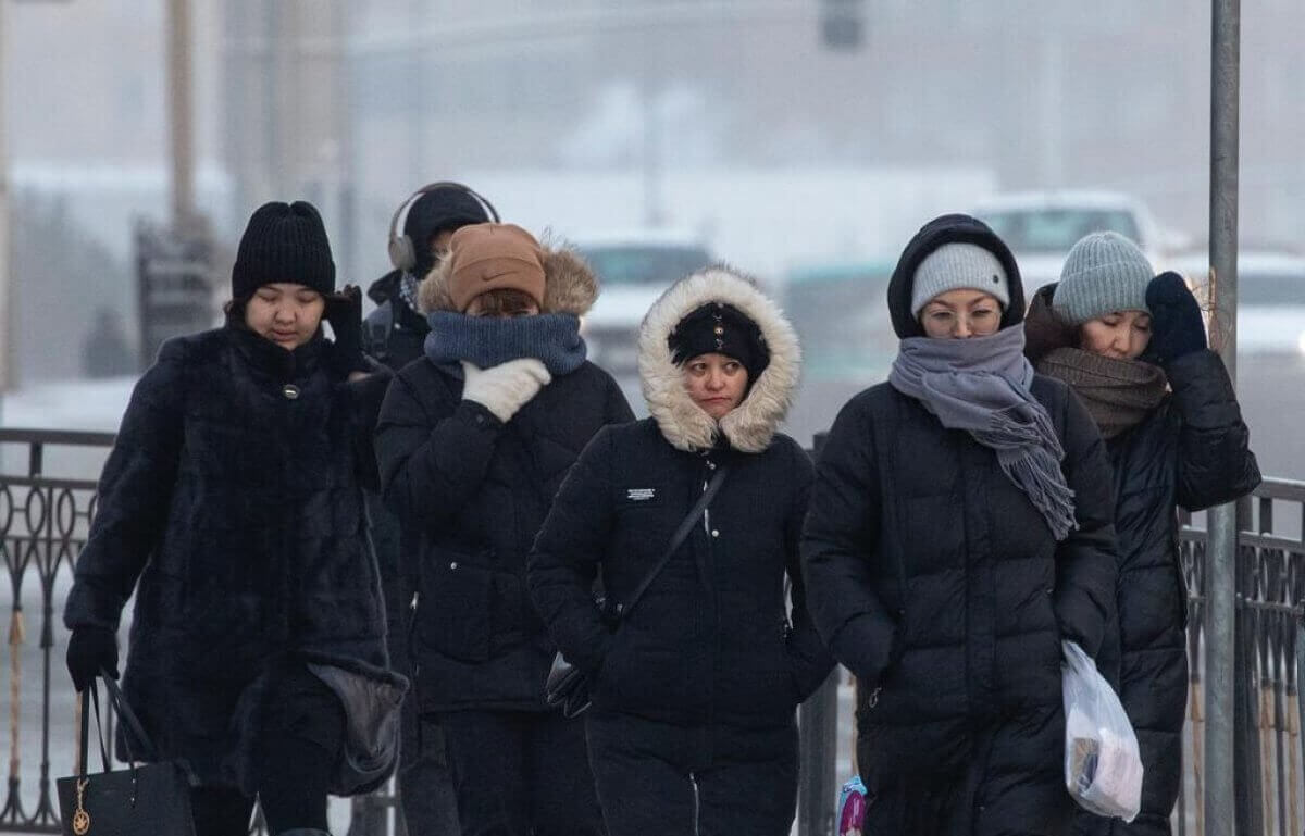 В 13 областях Казахстана объявили штормовое предупреждение