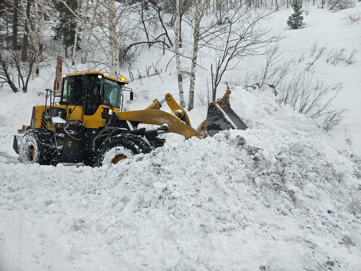 Вода с гор бежит по улицам города в ВКО