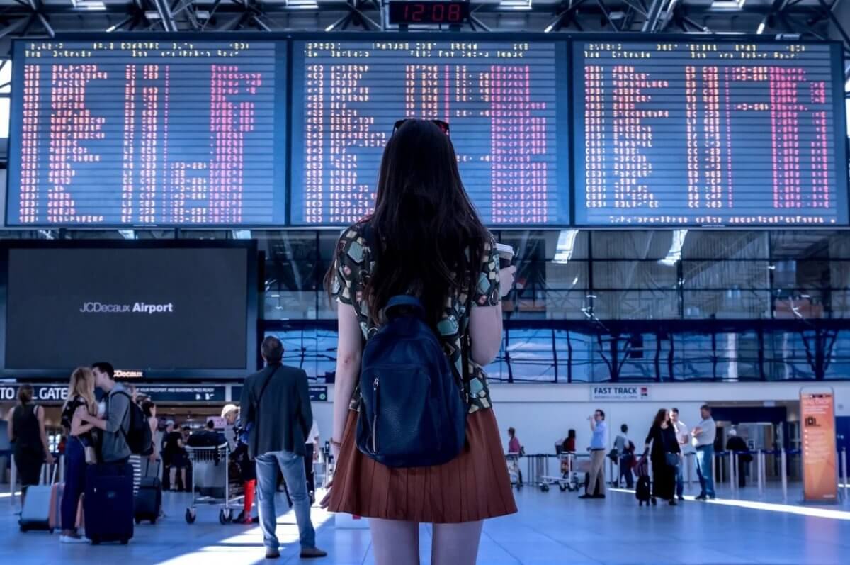 750 человек не могут улететь из Алматы из-за снегопада