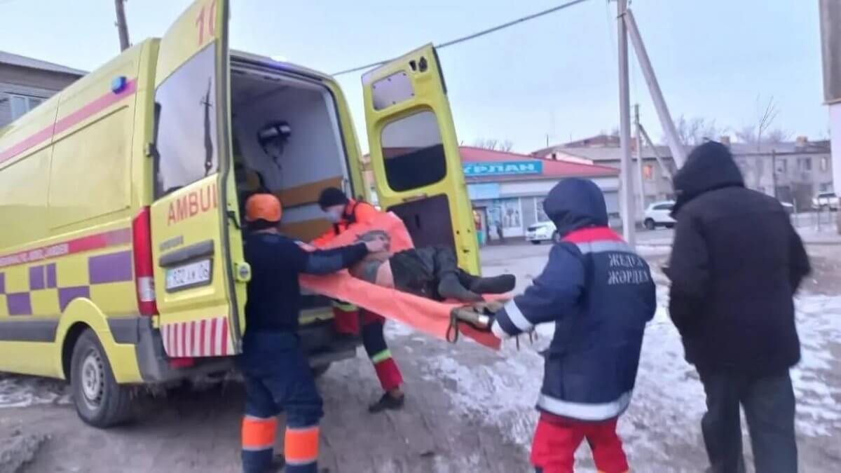 Мужчина провалился в открытый колодец в атырауском селе