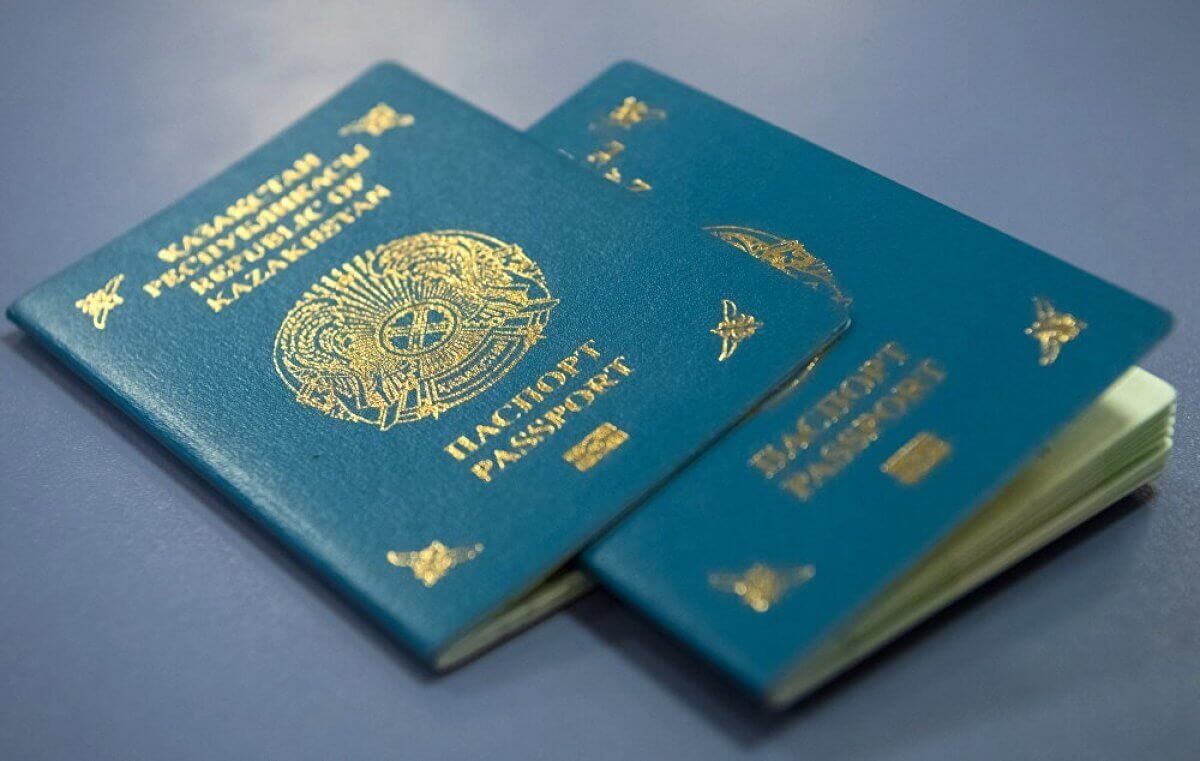 Мужчину выдворили из Казахстана за двойное гражданство