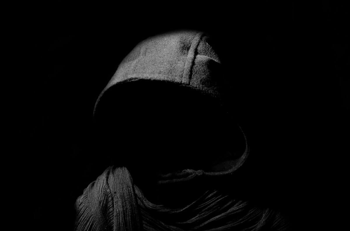 Подозрительное поведение павлодарца помогло опознать в нем мошенника