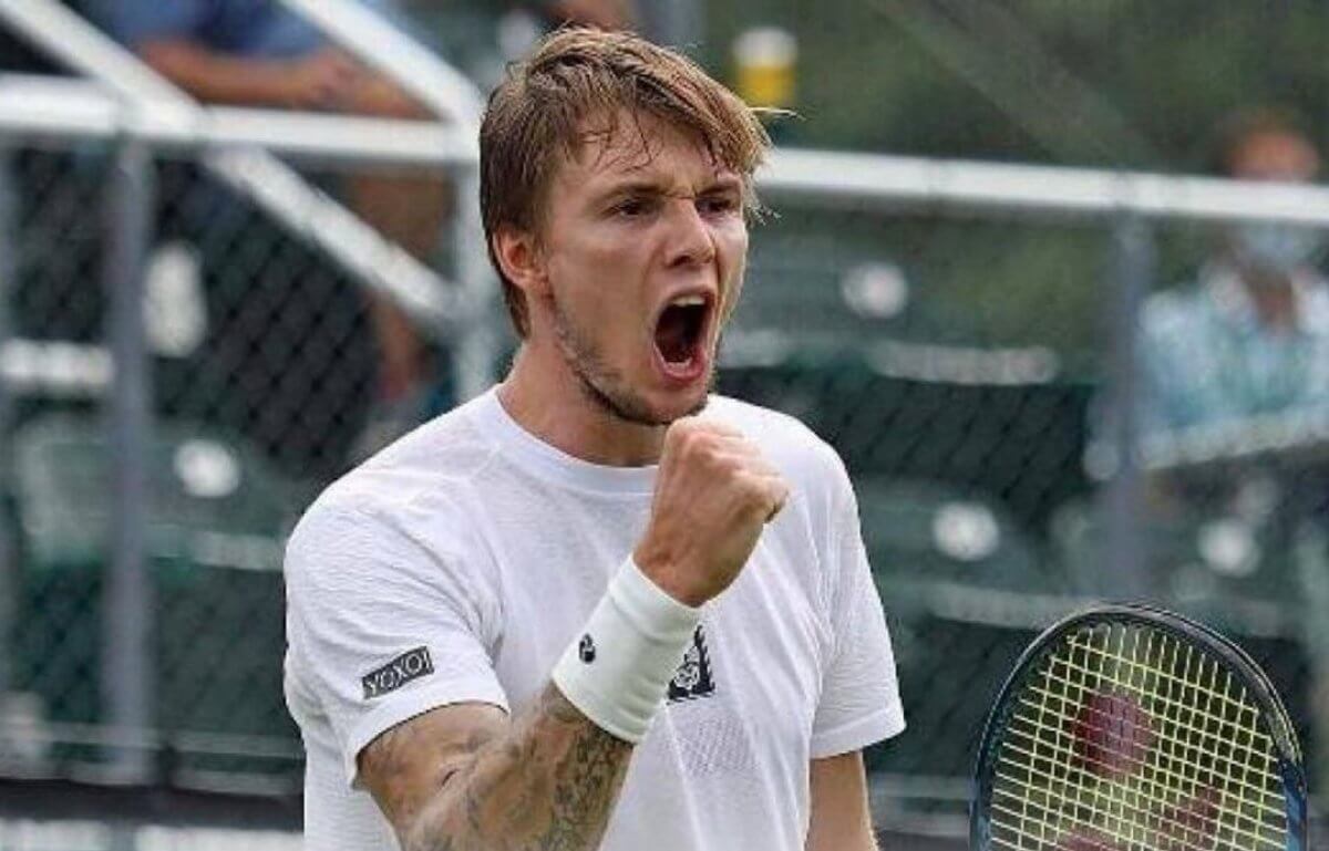 Теннисист Александр Бублик уступил в финале турнира АТР 500 в Дубае