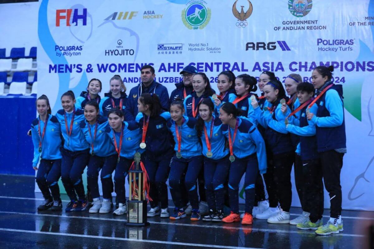 Казахстанки завоевали золото чемпионата Центральной Азии по хоккею на траве