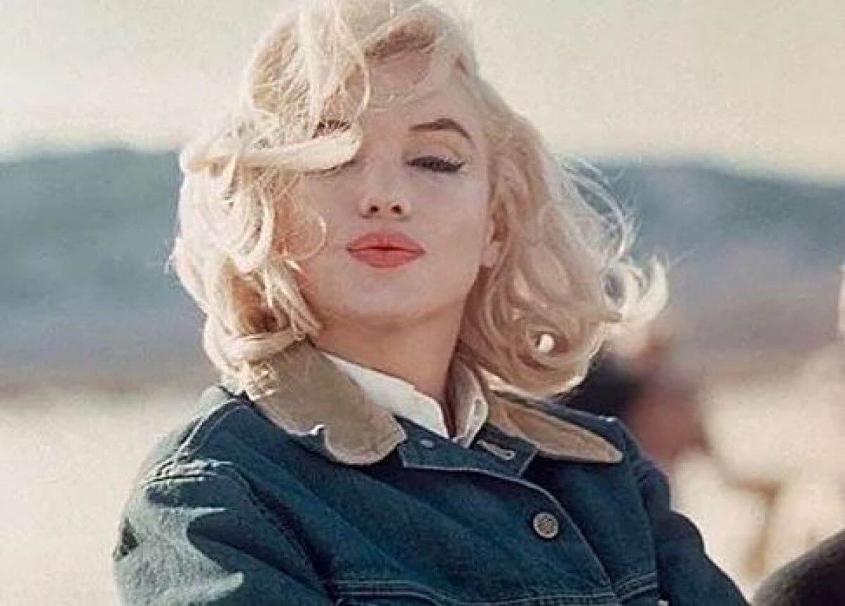 Место в склепе рядом с Мэрилин Монро выставили на аукцион в США