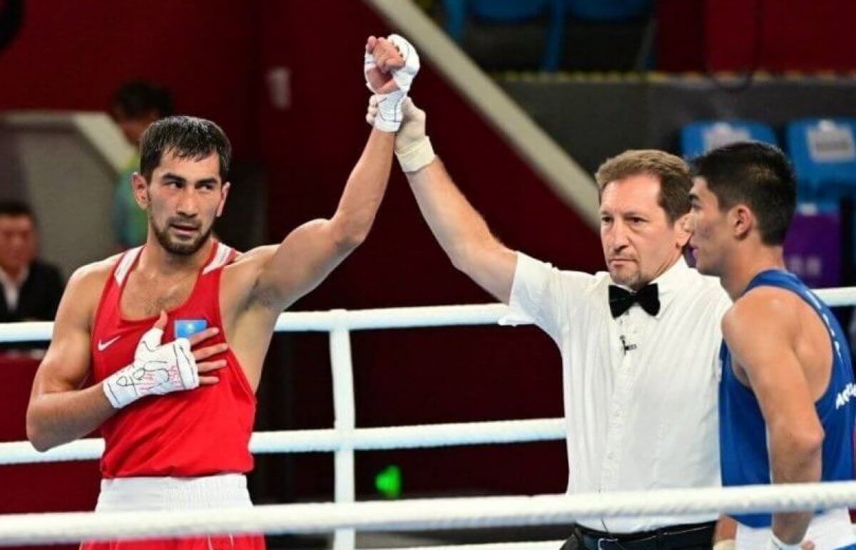 Капитан сборной Казахстана одержал победу на старте олимпийского отбора в Италии