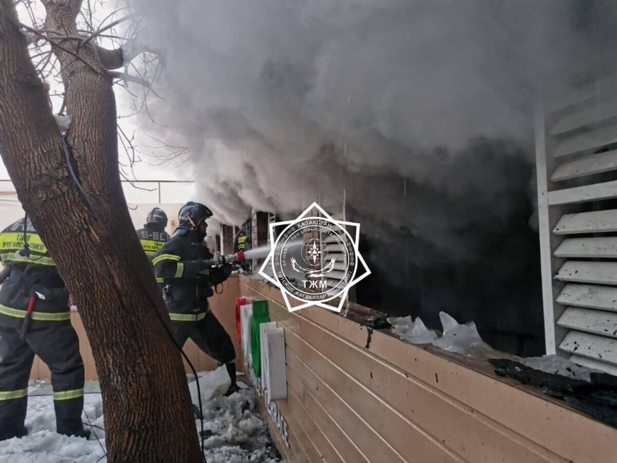 Пожар произошел в ресторане в Усть-Каменогорске