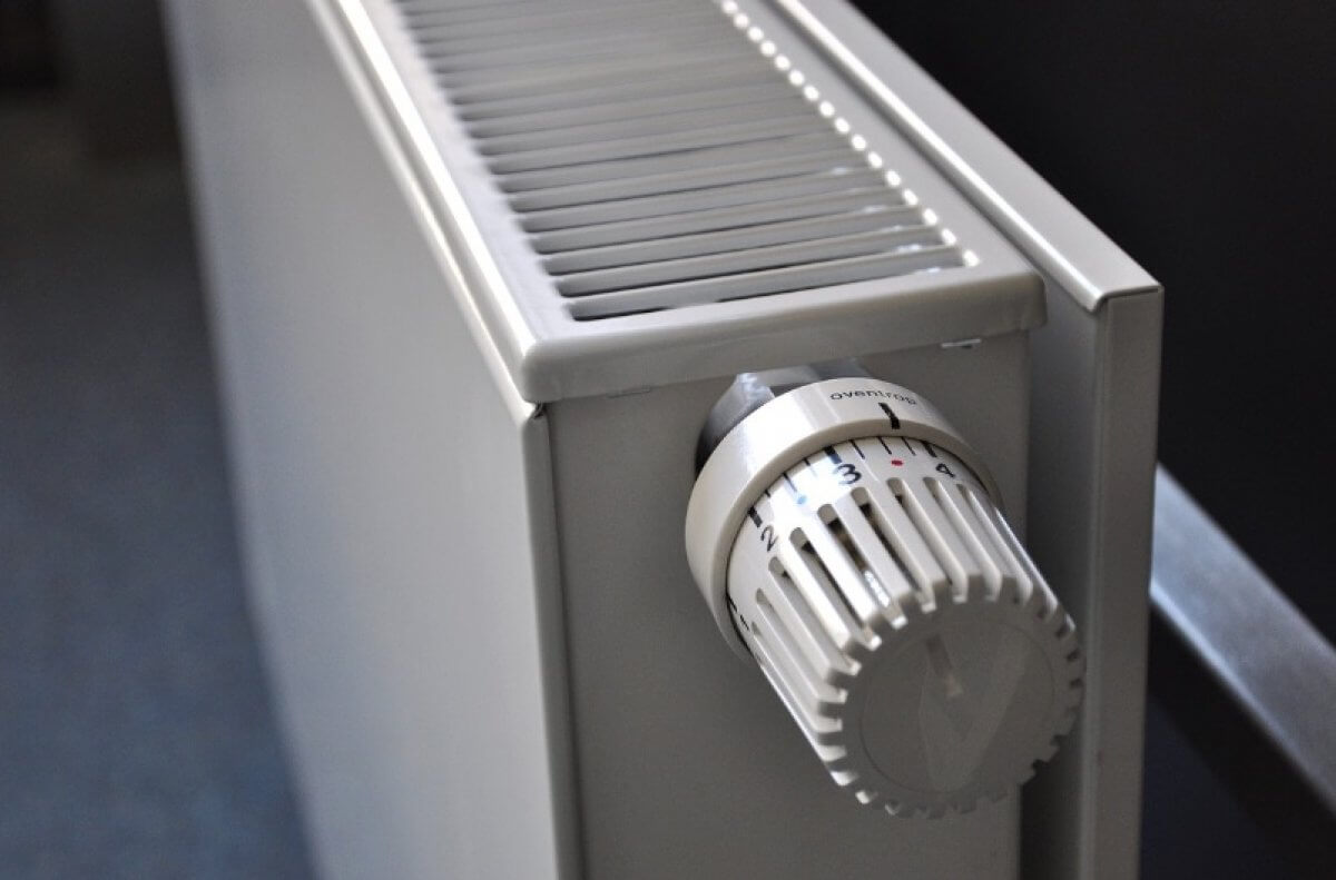 Жители четырех улиц в Рудном остались без отопления