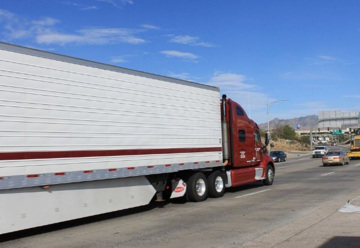 Казахстанские специалисты помогли дальнобойщику из Беларуси