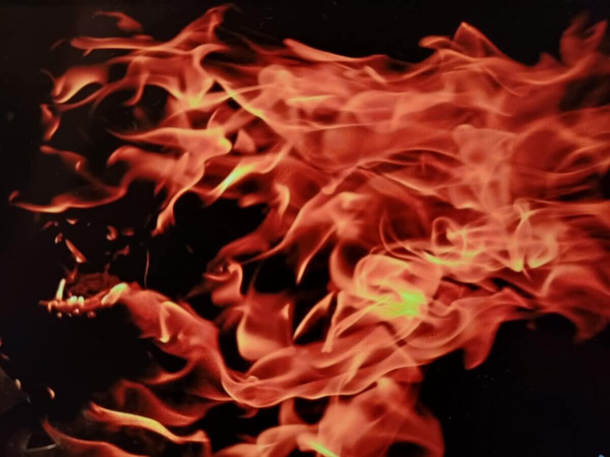 Балкон двухэтажного частного дома горел в Актау