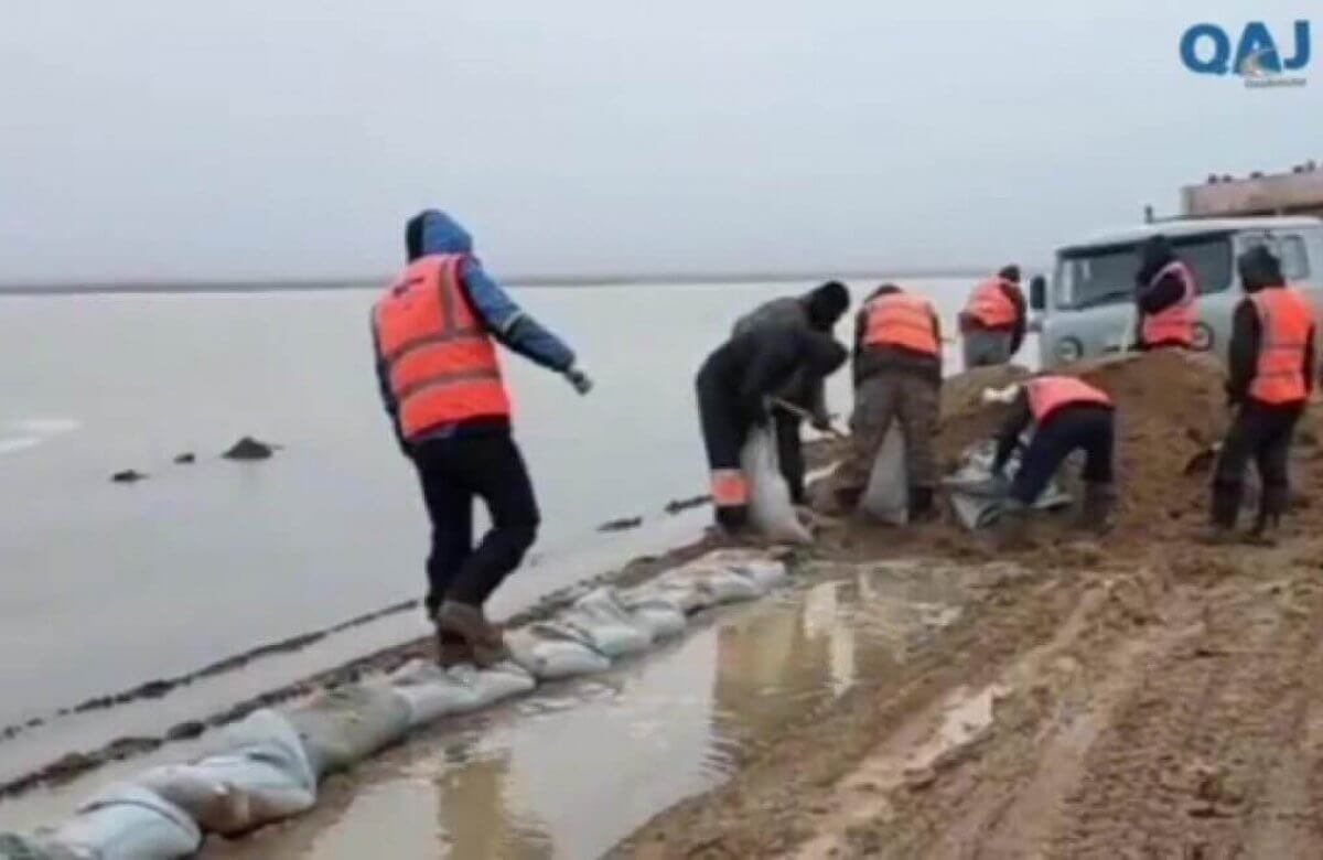 Дороги перекрыты в шести областях РК