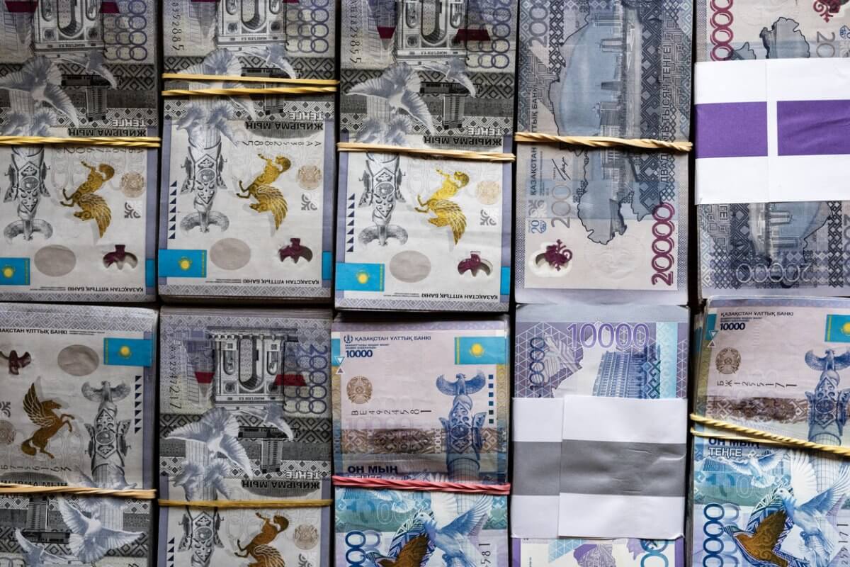 Астанчанин вымогал у своего зятя 20 млн тенге