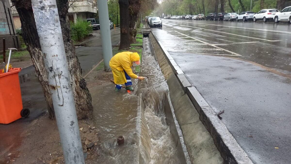 Коммунальные службы Алматы работают в круглосуточном режиме