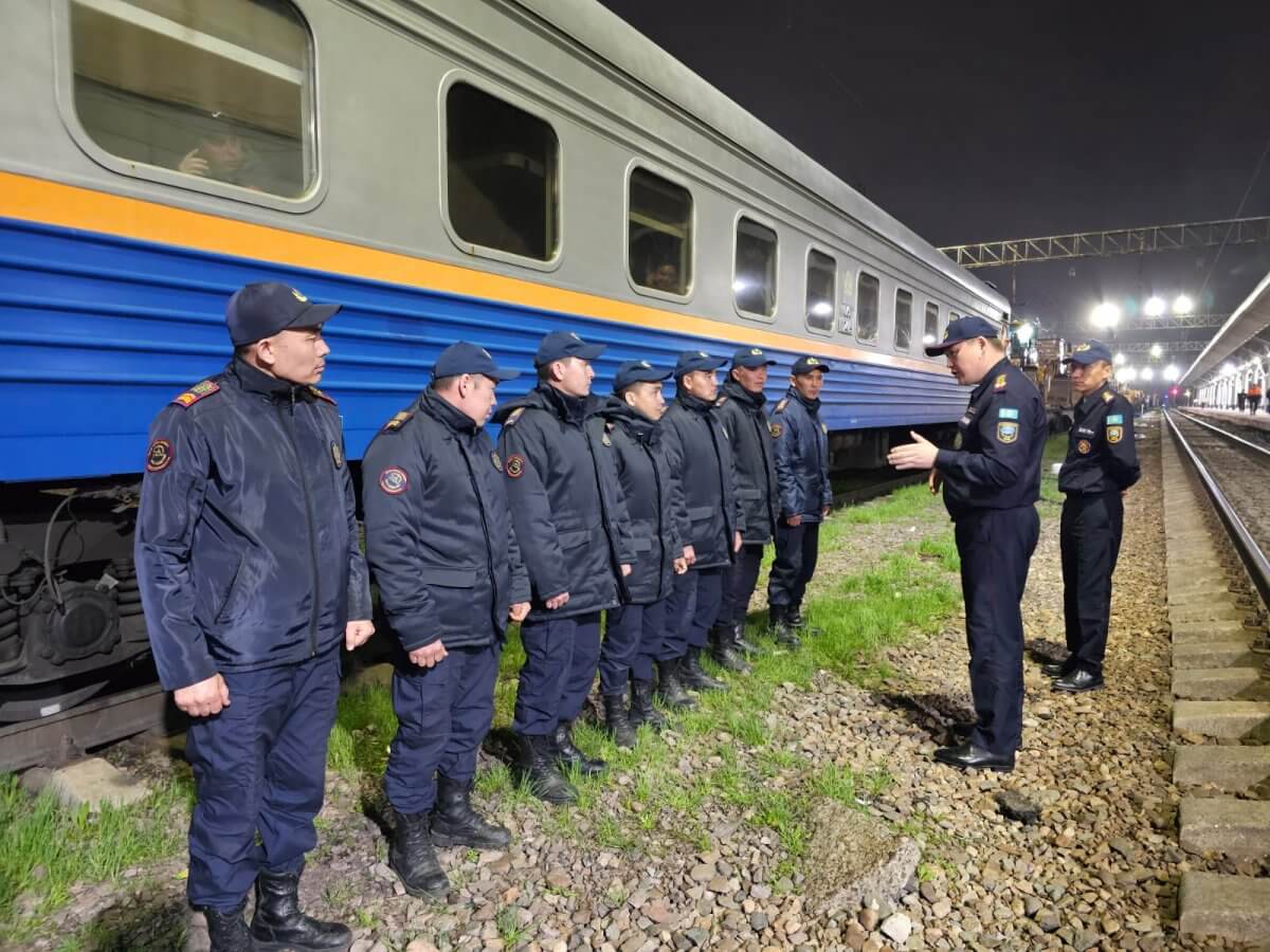 Пожарные спасли от огня четырех человек в Атырау