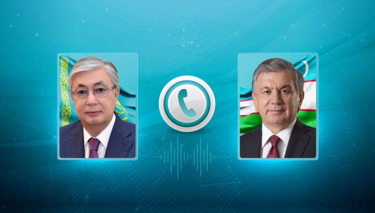 Токаев поблагодарил Мирзиёева за братскую солидарность и помощь