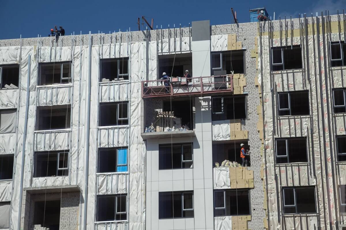 Все дольщики проблемных ЖК в Астане получат ключи до конца года – Женис Касымбек