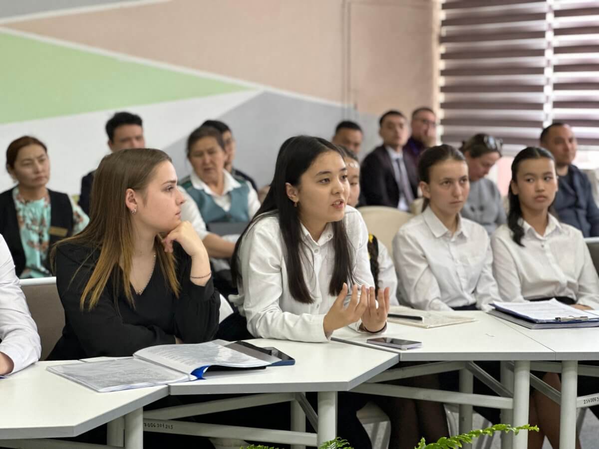 Молодежь прямо высказалась о проблемах в области Абай и предложила их решение