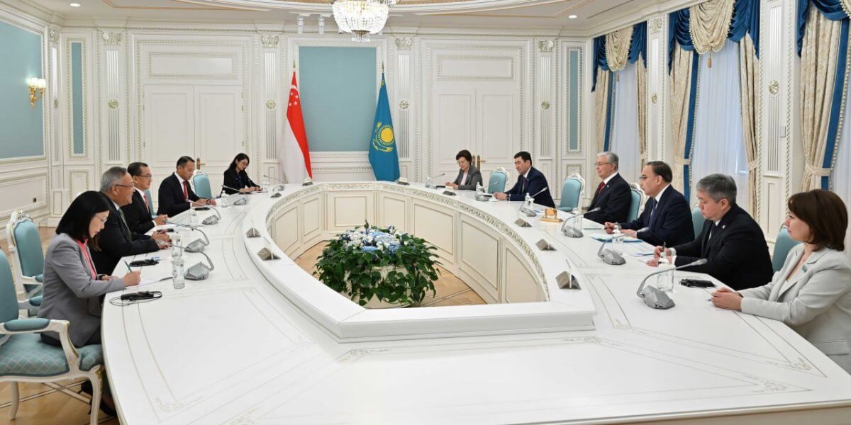 Токаев встретился со спикером Парламента Сингапура