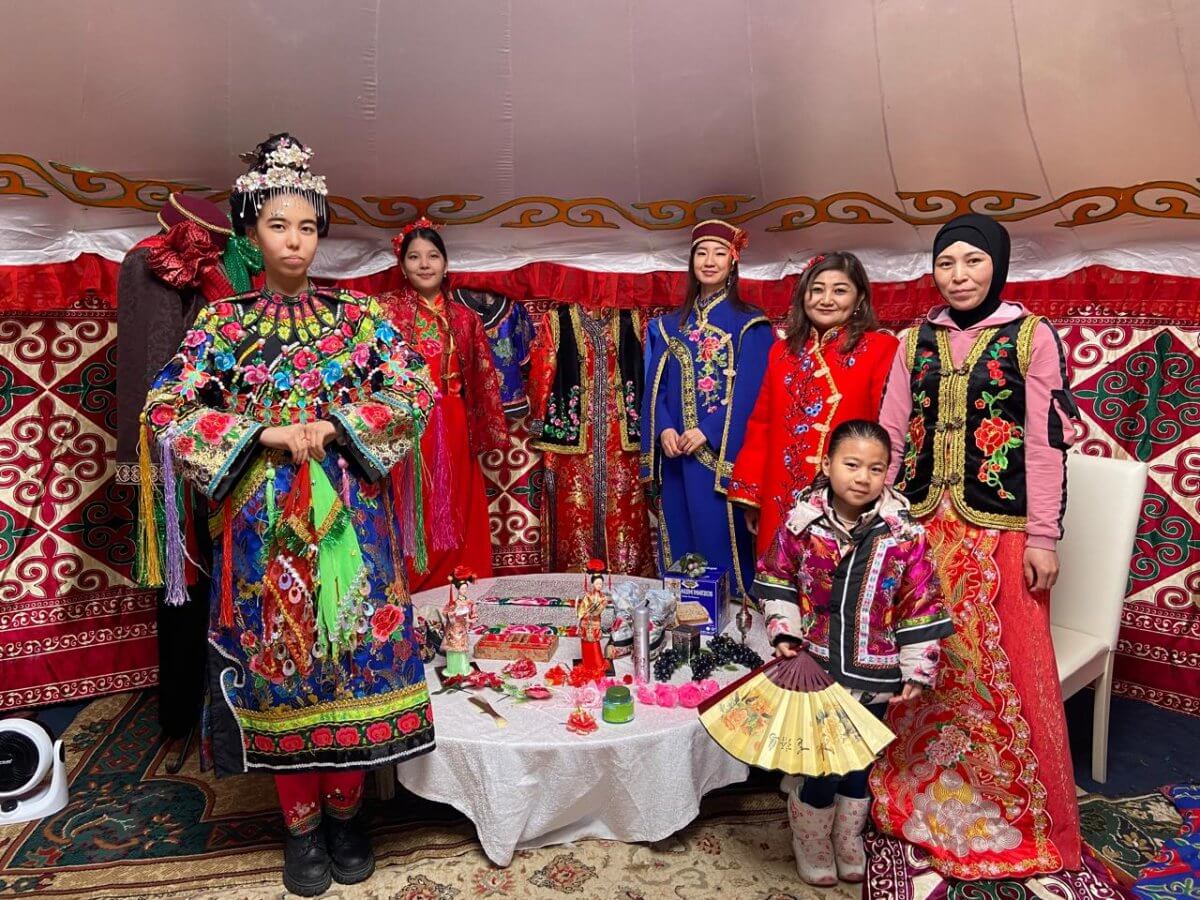 Как закалялась дружба