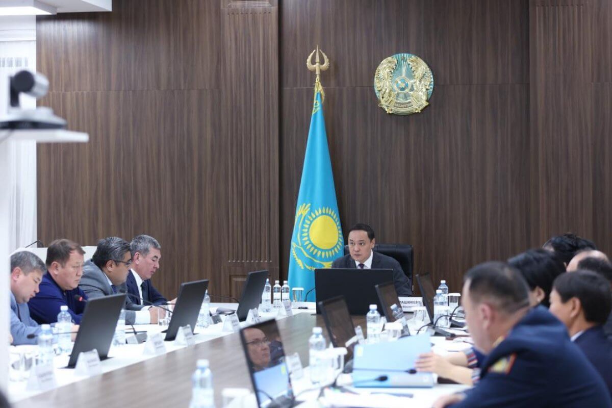 Смерть и изнасилование в школах: Карашукеев поставил неуд за безопасность детей в регионе