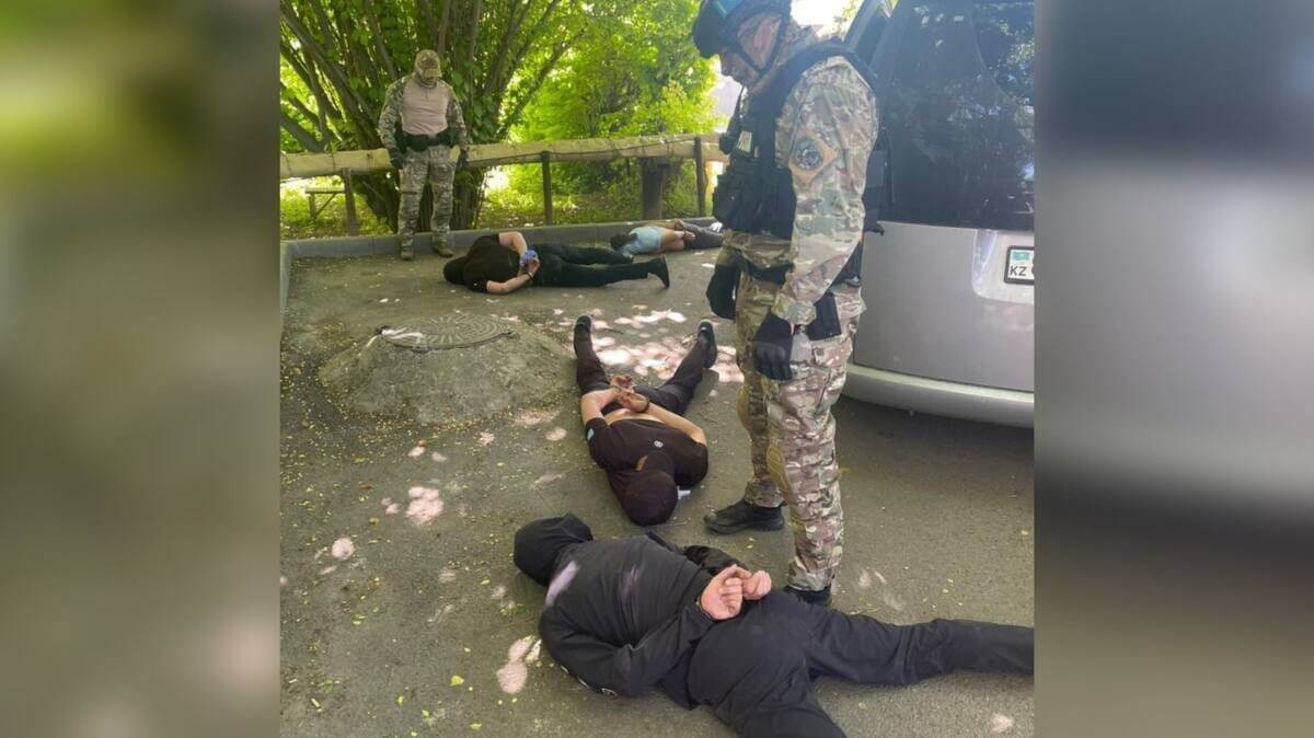 Серийных домушников задержали в Алматы