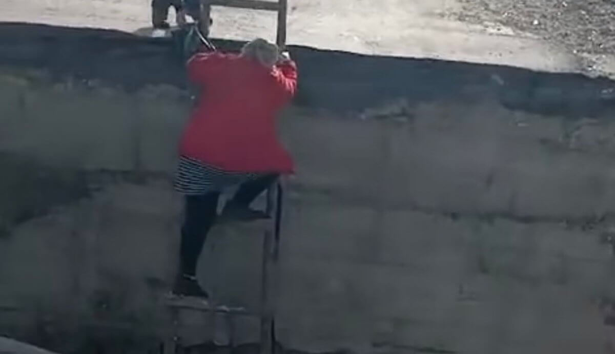 "Поднимаемся по стремянке": размывший паводками мост не ремонтируют в Костанайской области