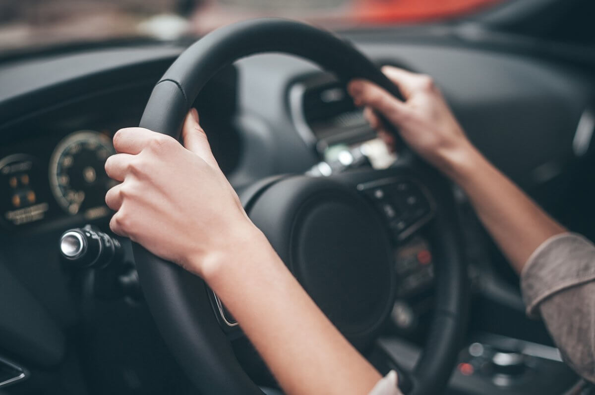 Авто врезалось в детскую площадку в Караганде