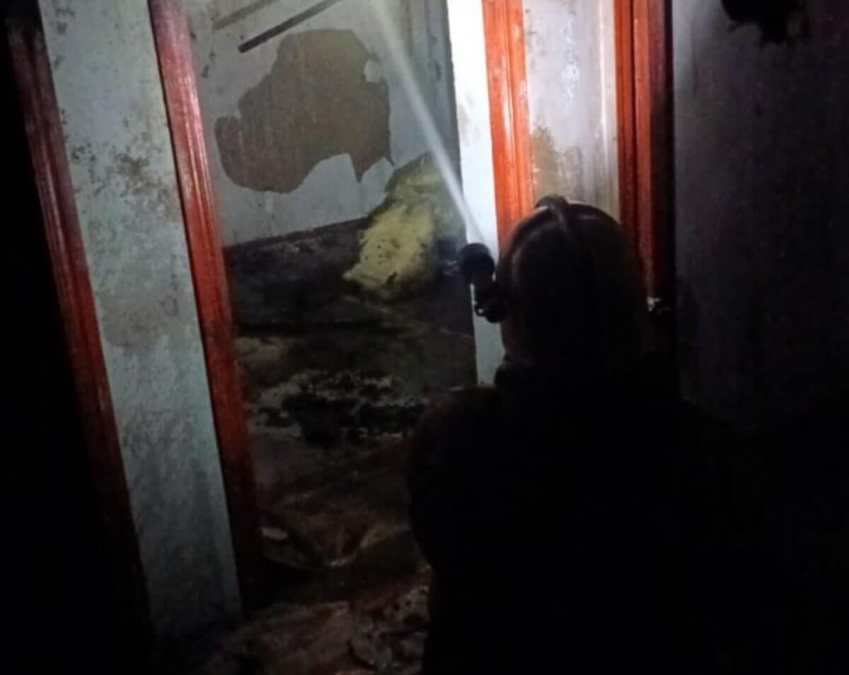Пожарные спасли от огня строящийся жилой дом