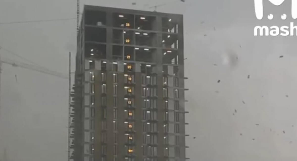 Сорванные крыши, рухнувшие деревья: ураган Эдгар накрыл Москву