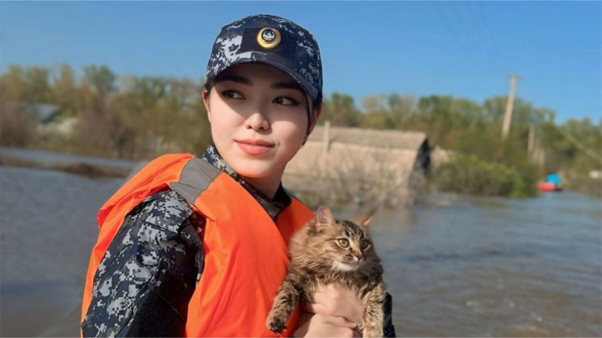 Спасение домашнего питомца в ЗКО полицейским умилило Казнет