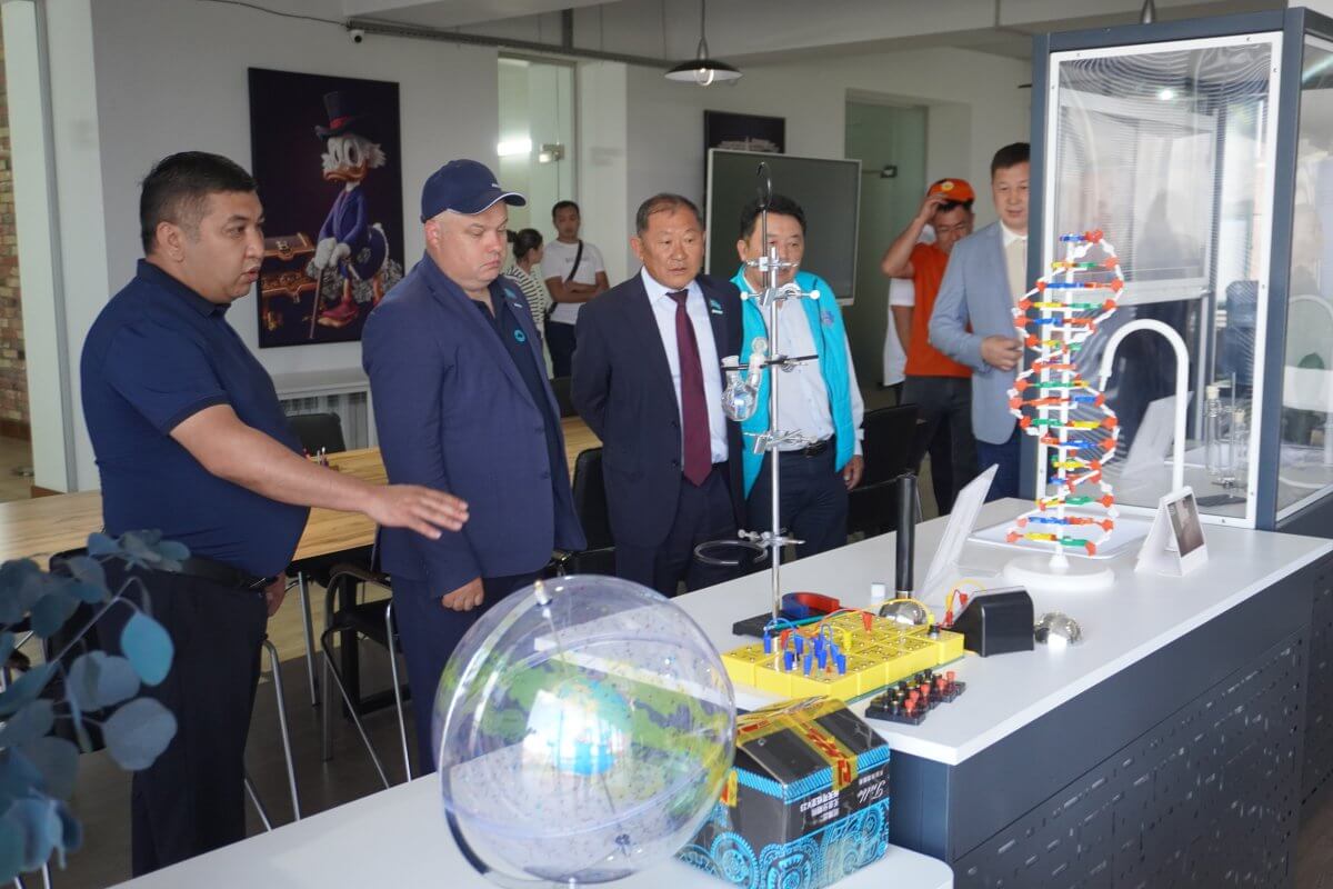 В Алматинской области активно строятся 26 комфортных школ – мажилисмен