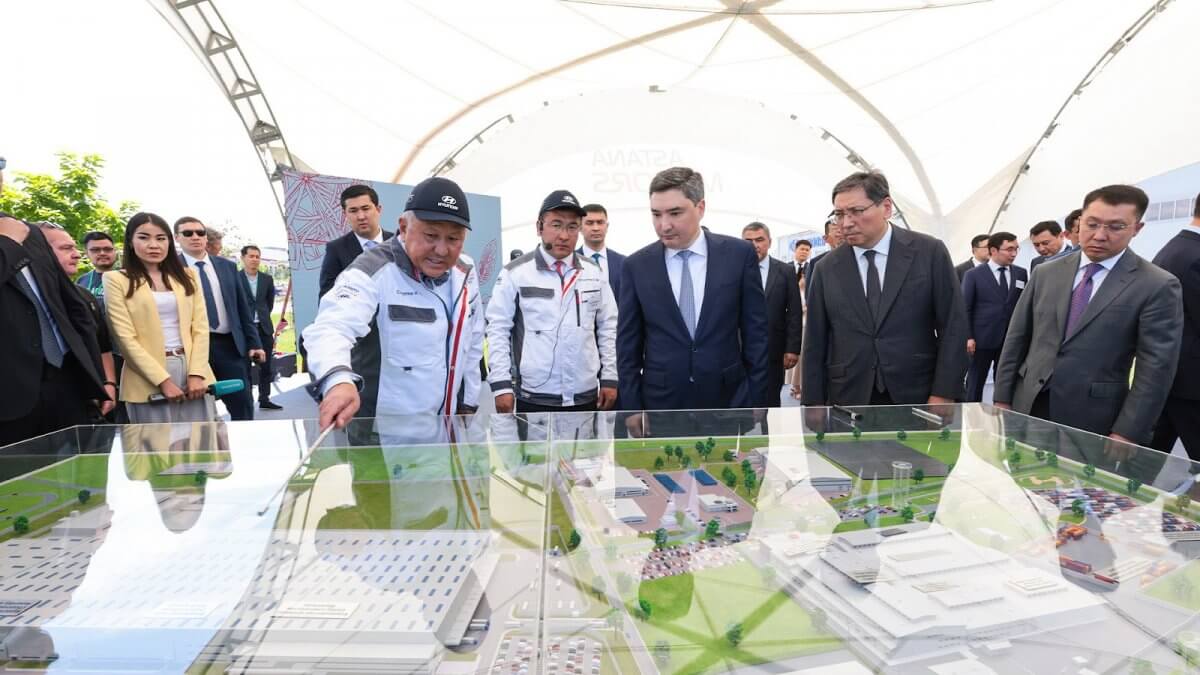 Олжас Бектенов поручил углублять локализацию на предприятиях Алматы