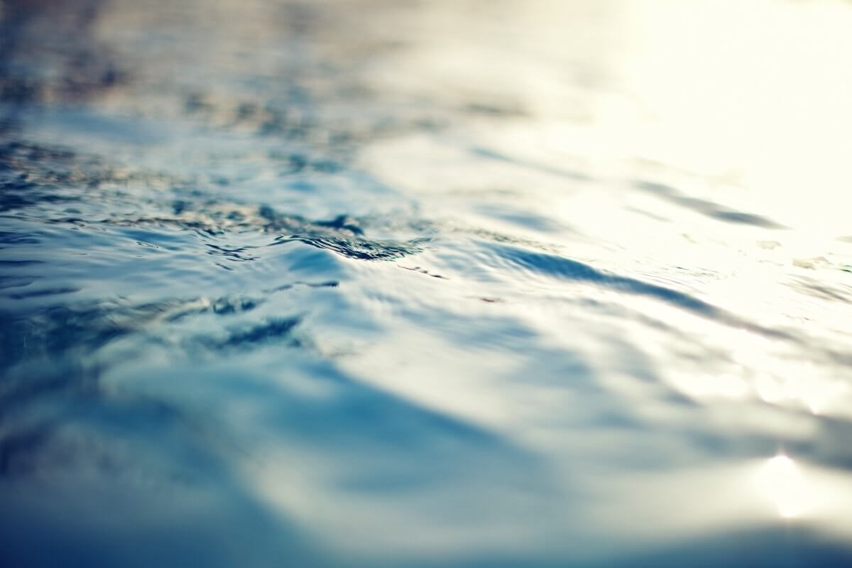 В ЗКО водитель водовоза едва не погиб, набирая воду из реки