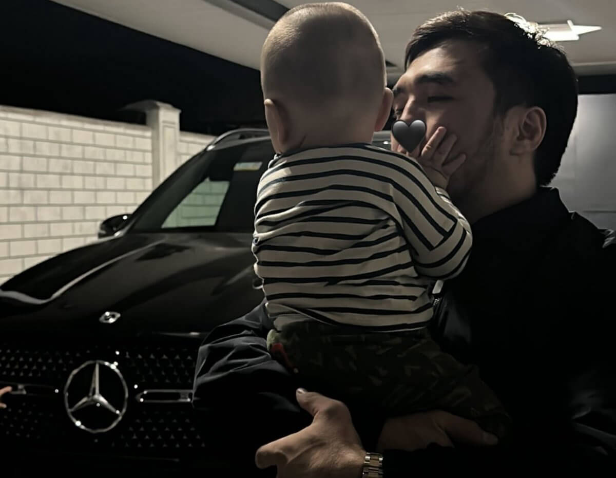 Олимпийским чемпионам Казахстана снова подарили автомобили