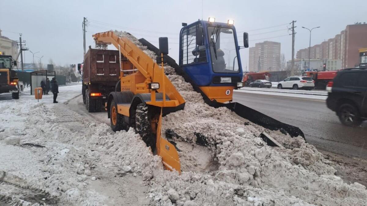 Снегопад охватил Астану