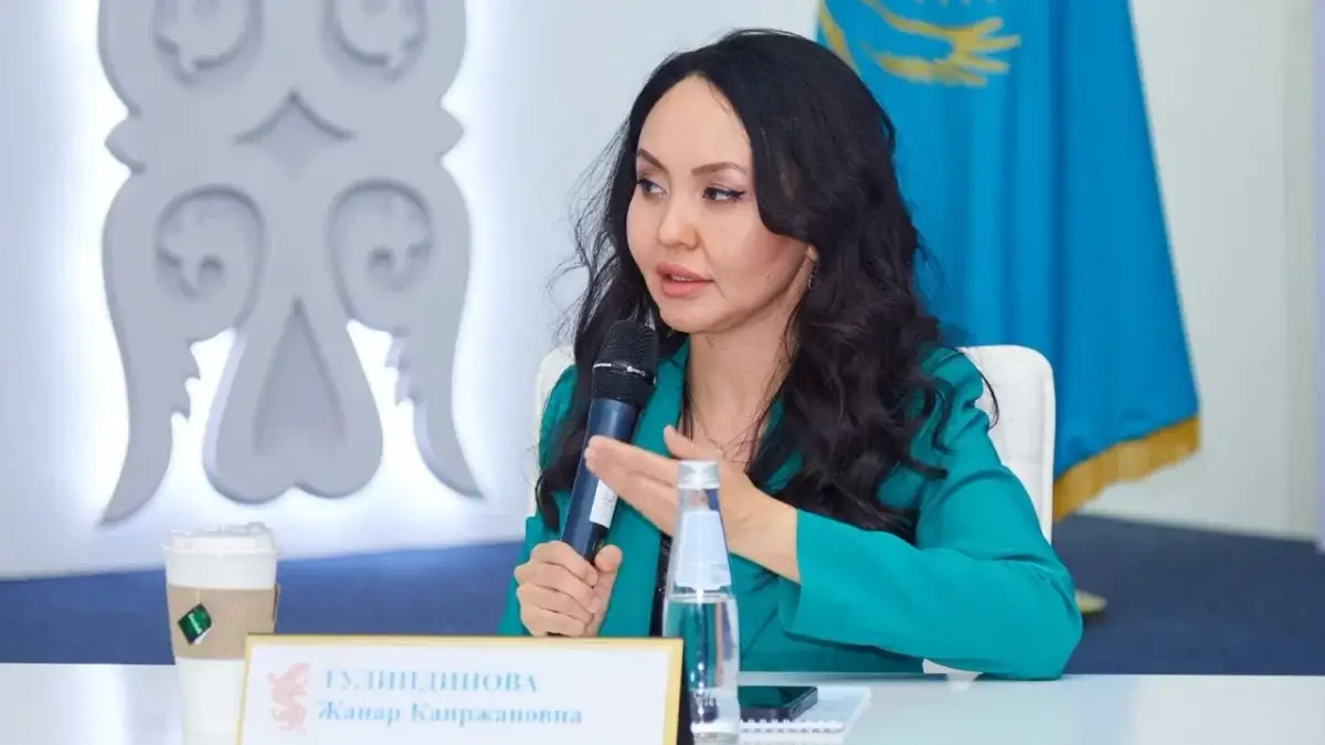 Общество не может жить только на "успешном успехе" – политолог