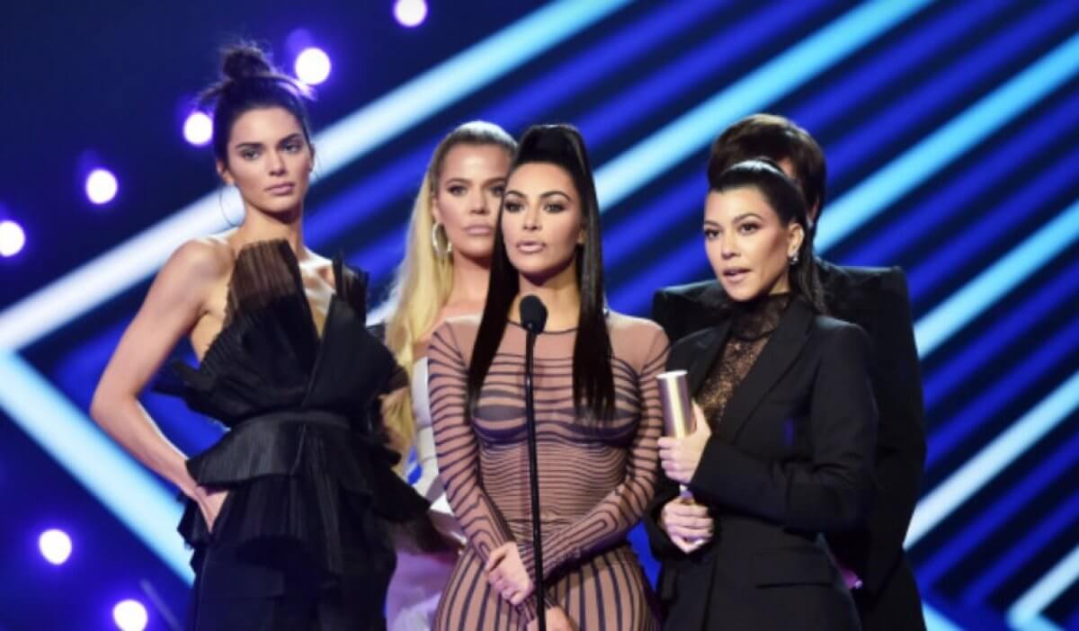 Семейство Кардашьян сбежало из Лос-Анджелеса