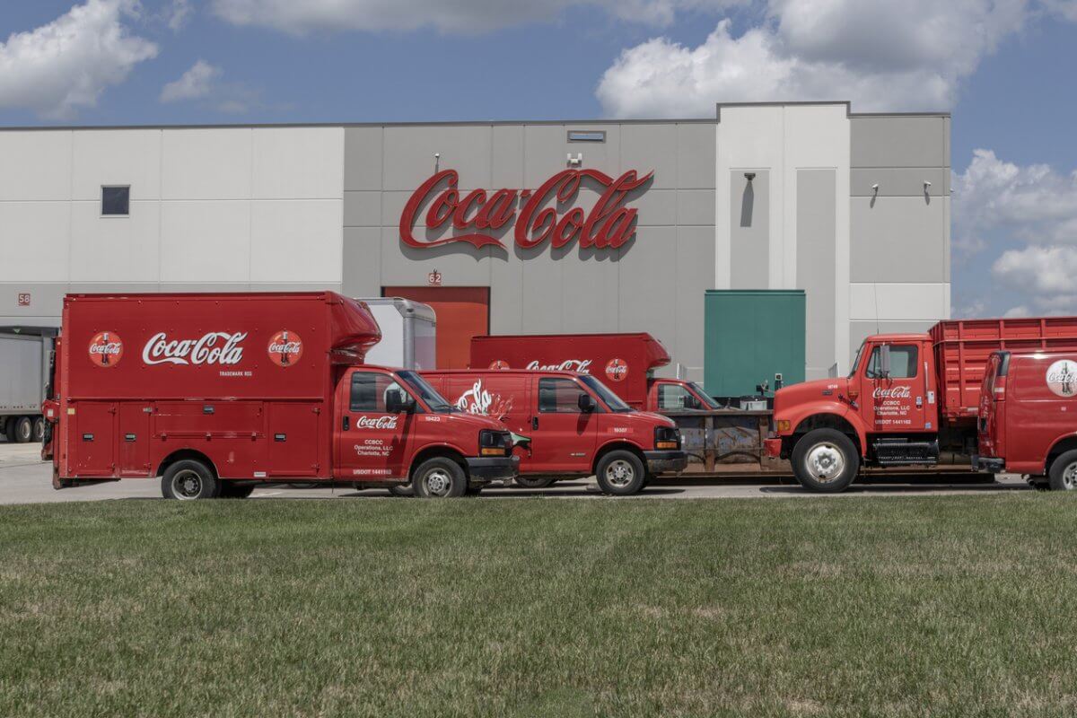 Coca-Cola отзывает напитки с полок из-за опасного вещества