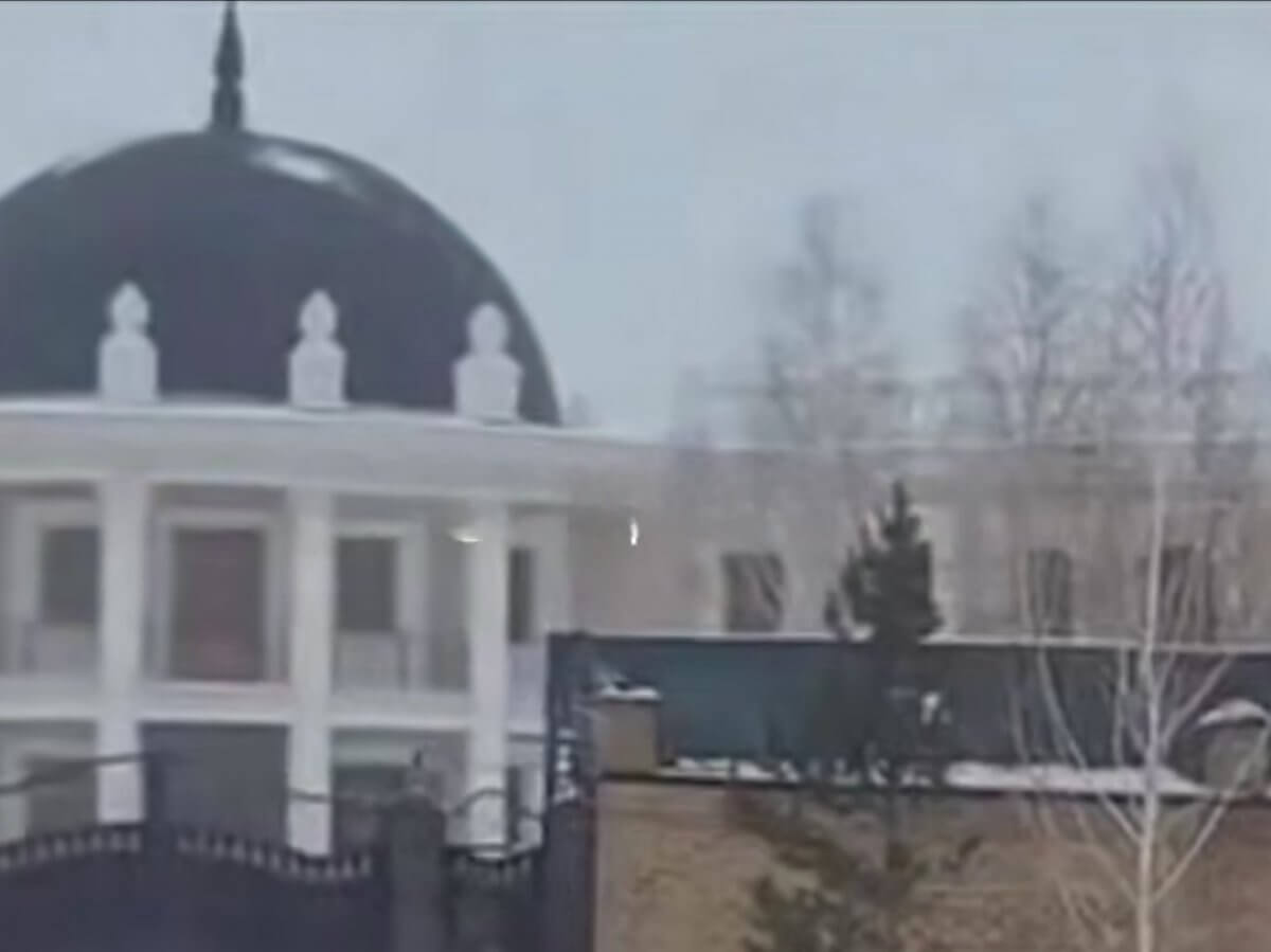Имам Астаны проживает во дворце: правда или ложь?