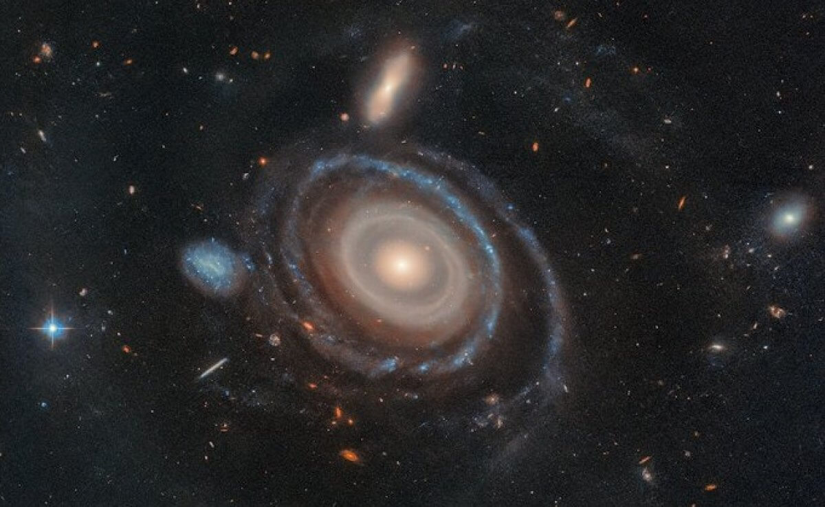 Hubble показал галактику, имеющую больше колец, чем любая другая