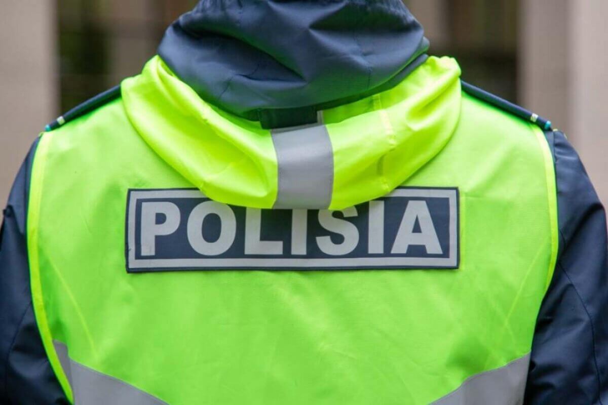 Полицейский выстрелил в знакомого из табельного оружия в Актобе