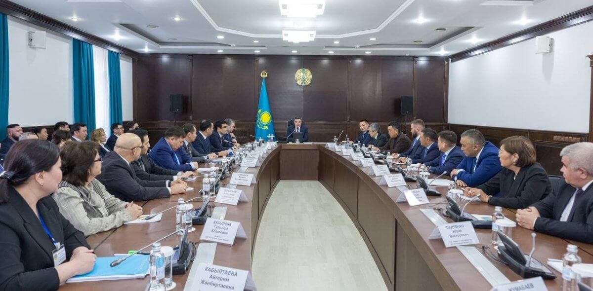 Олжас Бектенов провел встречу с бизнесменами Павлодарской области