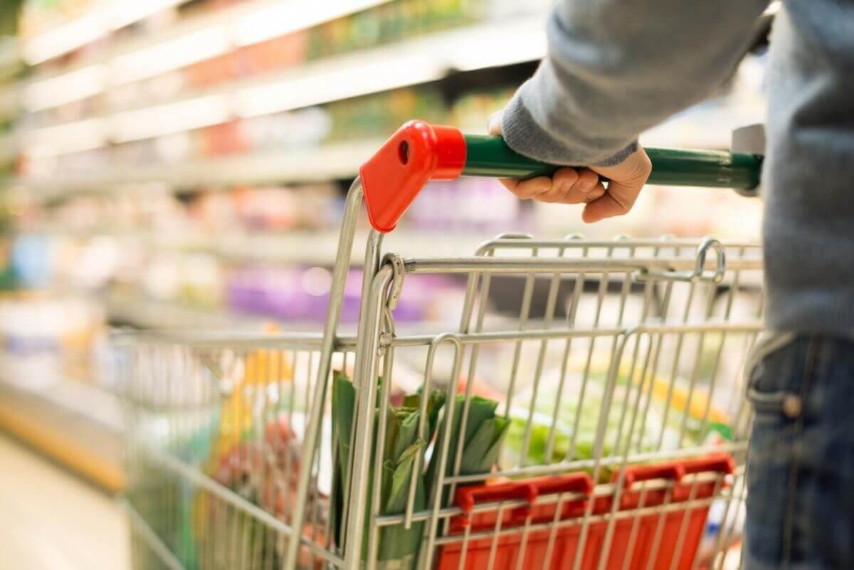 Насколько выросли цены на продукты в супермаркетах Астаны за год